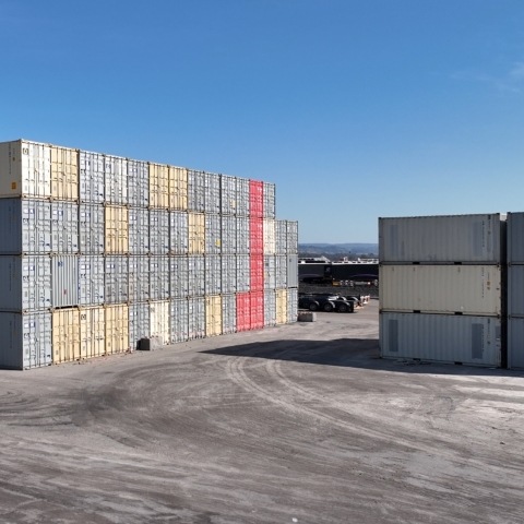 Container, equipment and truck parking lots available